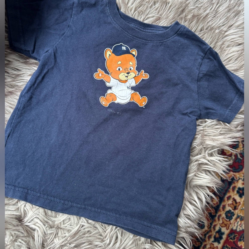 ⚾️🐻 NYY Teddy Bear Tshirt